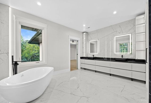 7309 W Palos Avenue, Palos Heights, IL 60463