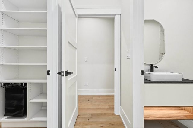 7309 W Palos Avenue, Palos Heights, IL 60463