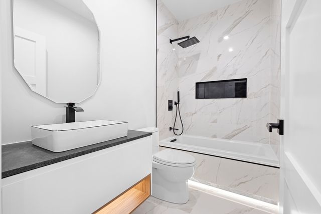 7309 W Palos Avenue, Palos Heights, IL 60463