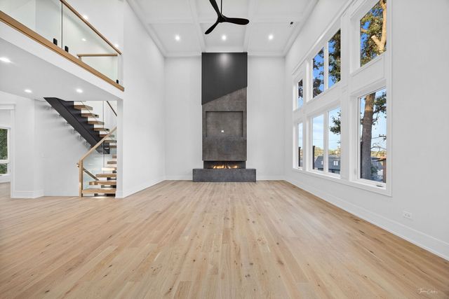 7309 W Palos Avenue, Palos Heights, IL 60463