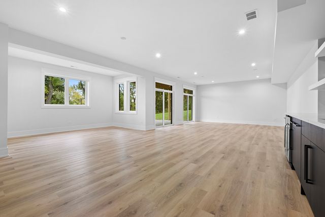 7309 W Palos Avenue, Palos Heights, IL 60463