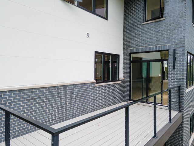 7309 W Palos Avenue, Palos Heights, IL 60463