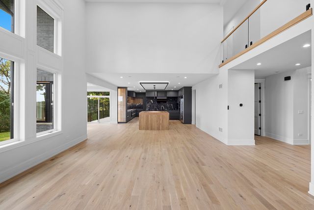 7309 W Palos Avenue, Palos Heights, IL 60463