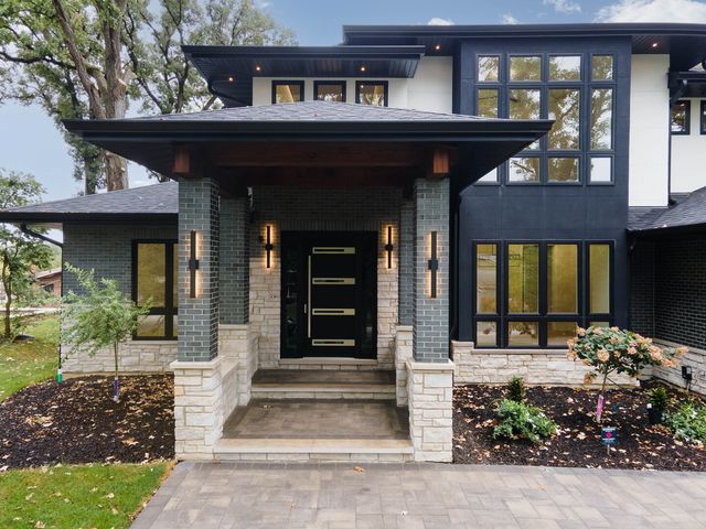 7309 W Palos Avenue, Palos Heights, IL 60463