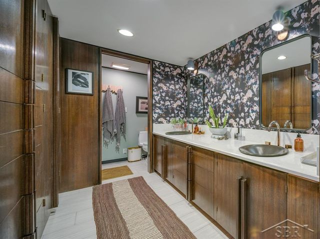 5208 Sunset Drive, Midland, MI 48640