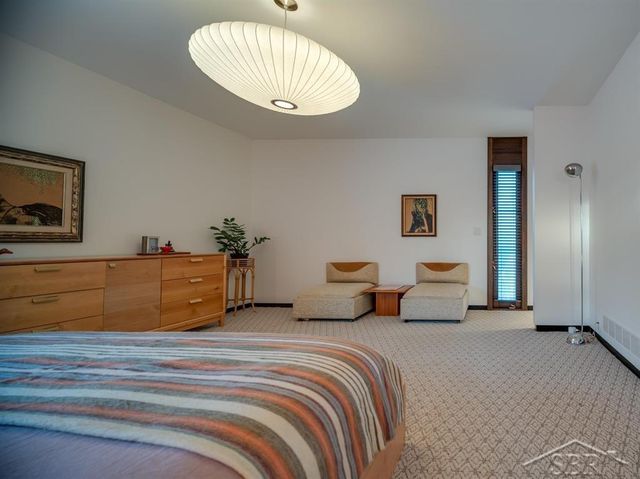 5208 Sunset Drive, Midland, MI 48640