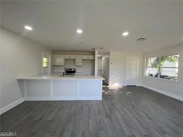 1109 Gifford AVE N, Lehigh Acres, FL 33936