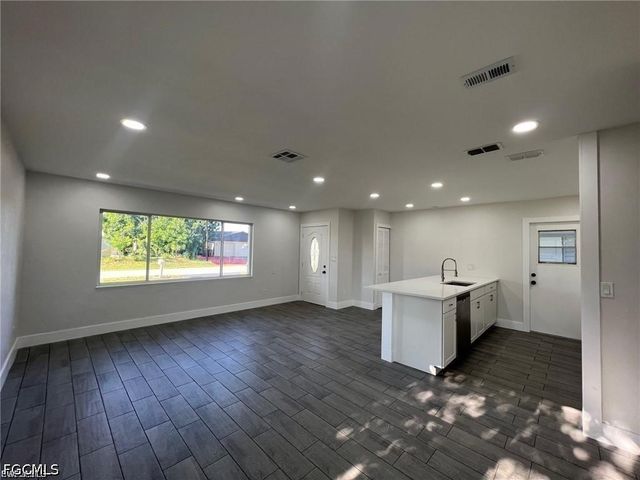 1109 Gifford AVE N, Lehigh Acres, FL 33936