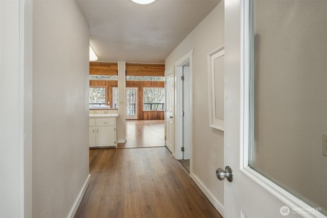 201 Pine Glen Drive, Easton, WA 98925