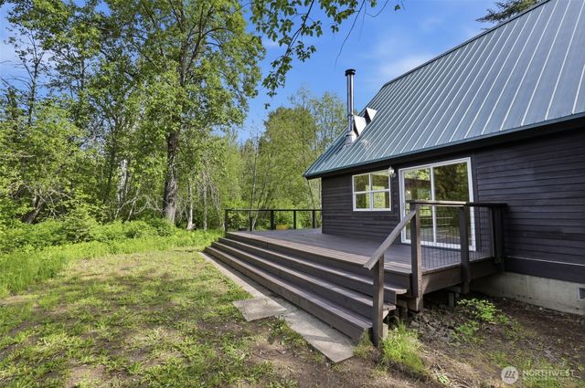 201 Pine Glen Drive, Easton, WA 98925