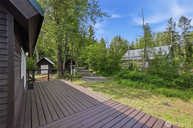 201 Pine Glen Drive, Easton, WA 98925