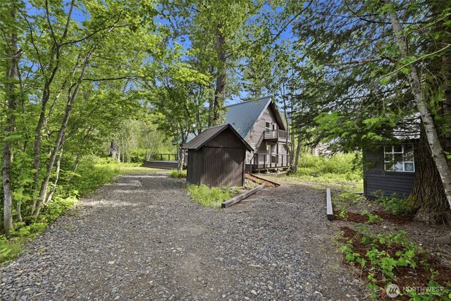 201 Pine Glen Drive, Easton, WA 98925