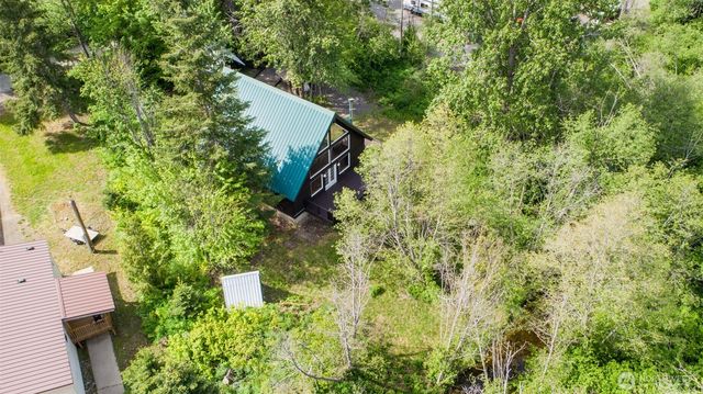 201 Pine Glen Drive, Easton, WA 98925
