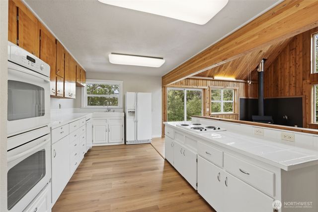 201 Pine Glen Drive, Easton, WA 98925