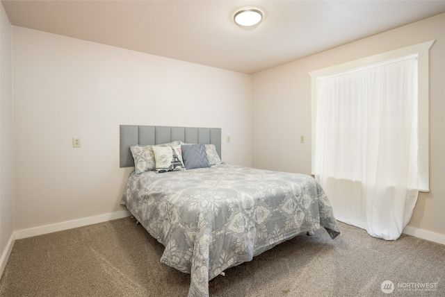 201 Pine Glen Drive, Easton, WA 98925