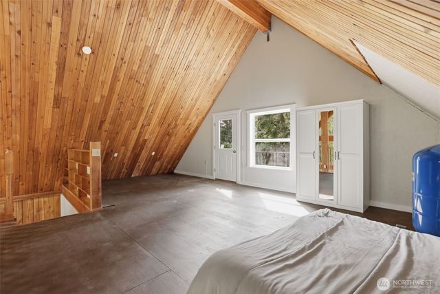 201 Pine Glen Drive, Easton, WA 98925