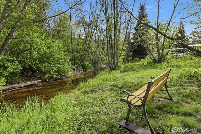 201 Pine Glen Drive, Easton, WA 98925