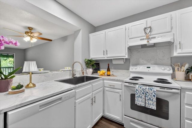 1530 Fort Johnson Road 1h, Charleston, SC 29412
