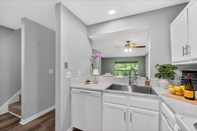 1530 Fort Johnson Road 1h, Charleston, SC 29412