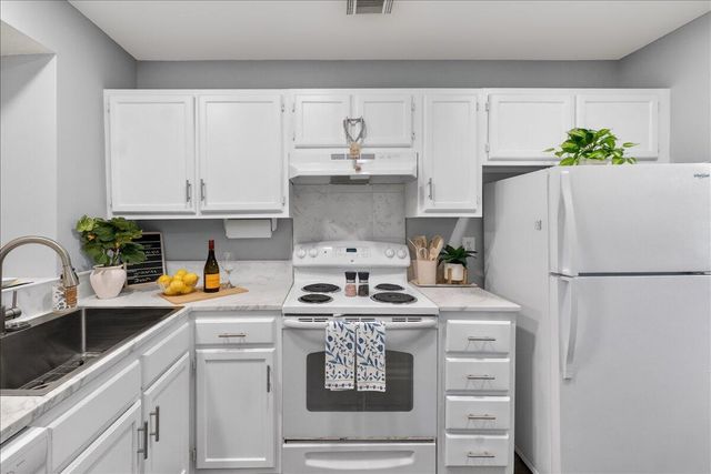 1530 Fort Johnson Road 1h, Charleston, SC 29412