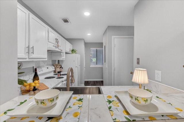 1530 Fort Johnson Road 1h, Charleston, SC 29412