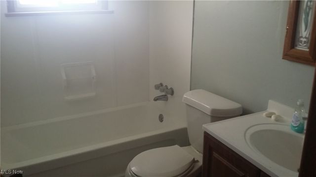 6574 Burton Drive, Brook Park, OH 44142