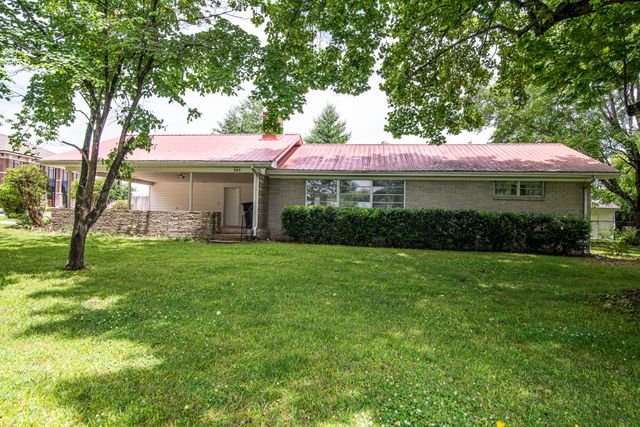 101 Wilkins Dr, Tullahoma, TN 37388