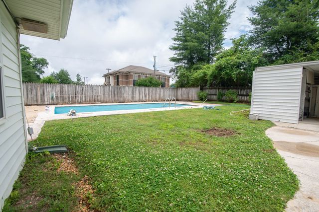 101 Wilkins Dr, Tullahoma, TN 37388