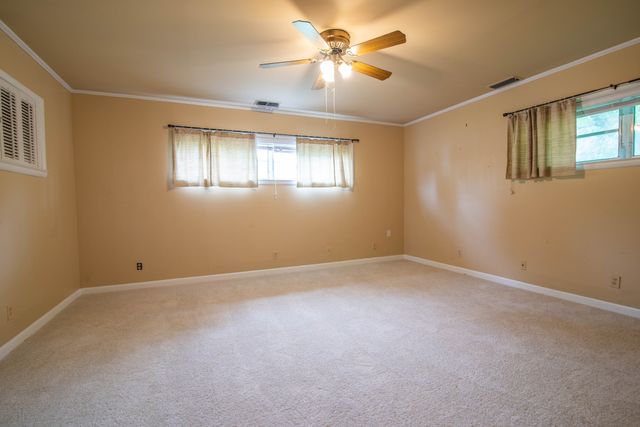 101 Wilkins Dr, Tullahoma, TN 37388