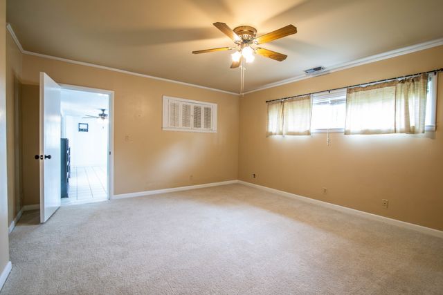 101 Wilkins Dr, Tullahoma, TN 37388