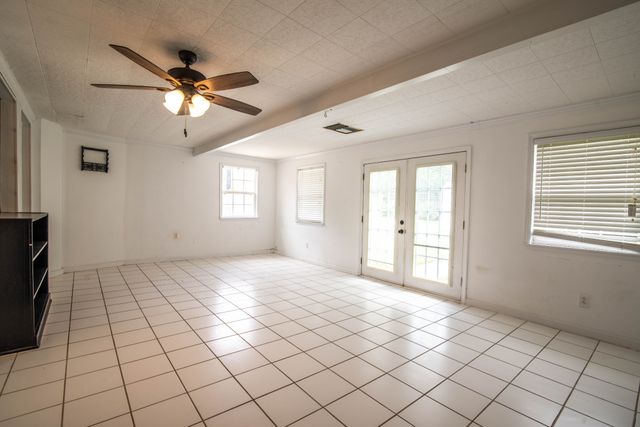 101 Wilkins Dr, Tullahoma, TN 37388