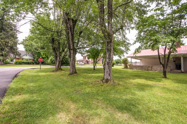 101 Wilkins Dr, Tullahoma, TN 37388