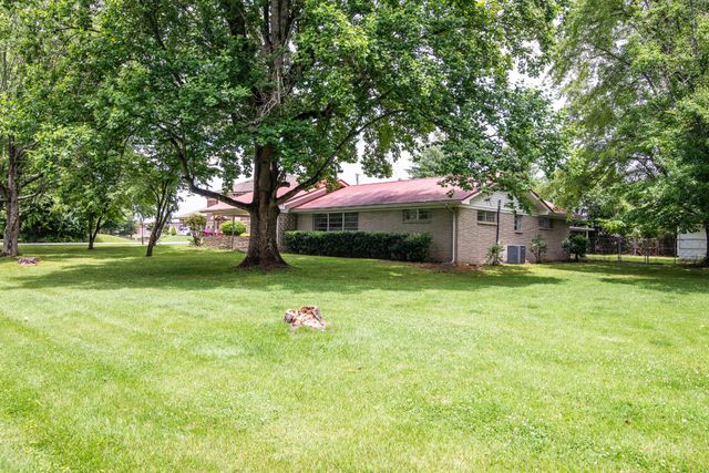 101 Wilkins Dr, Tullahoma, TN 37388