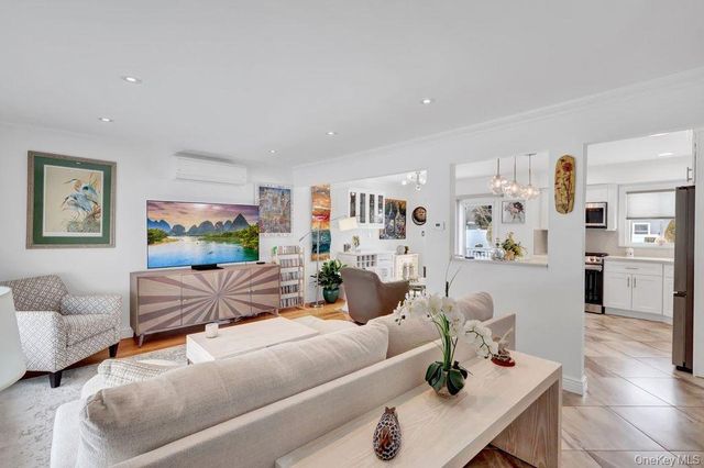 3354 2nd Street, Oceanside, NY 11572