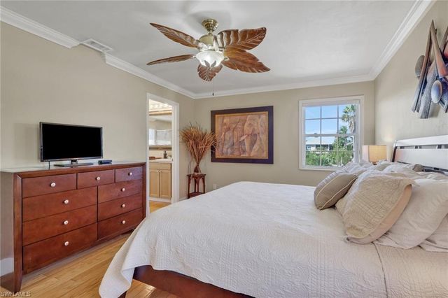 1292 Grand Canal DR, Naples, FL 34110