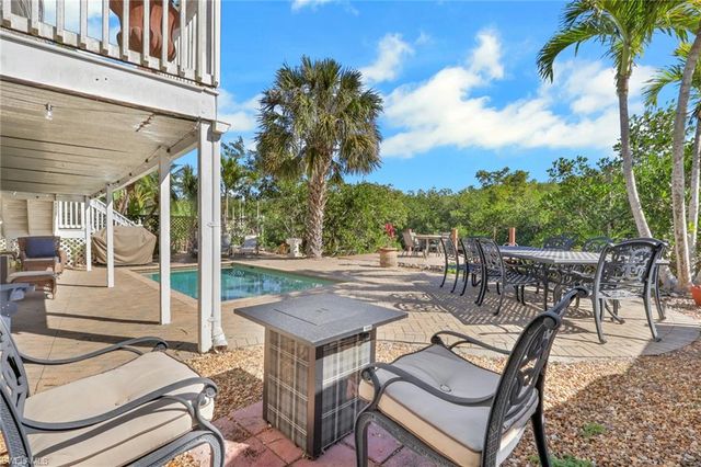 1292 Grand Canal DR, Naples, FL 34110