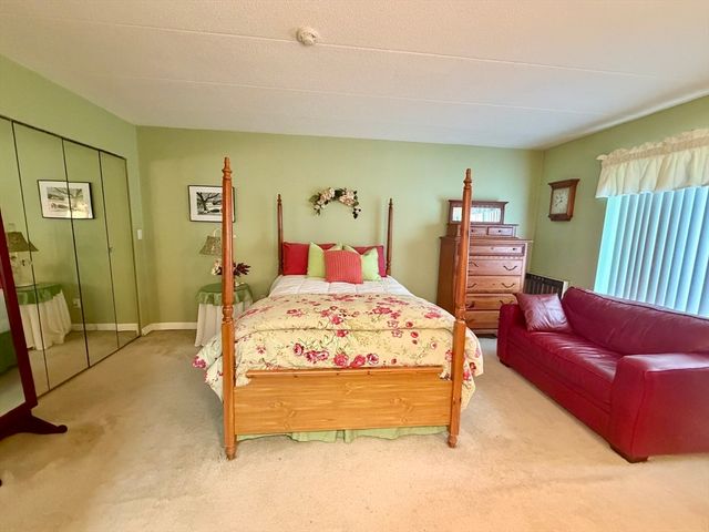 6 Old Stone Way 3, Weymouth, MA 02189