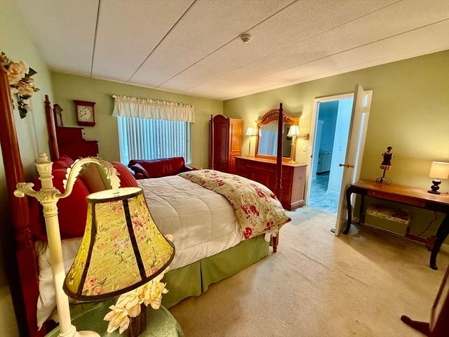 6 Old Stone Way 3, Weymouth, MA 02189