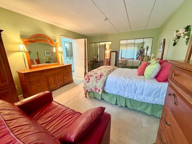 6 Old Stone Way 3, Weymouth, MA 02189