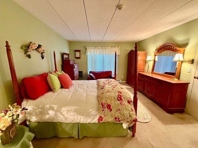 6 Old Stone Way 3, Weymouth, MA 02189