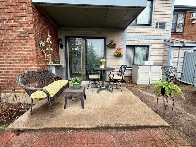 6 Old Stone Way 3, Weymouth, MA 02189