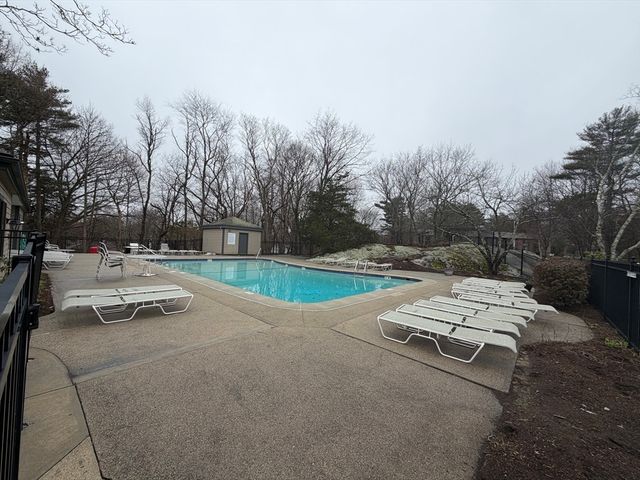 6 Old Stone Way 3, Weymouth, MA 02189