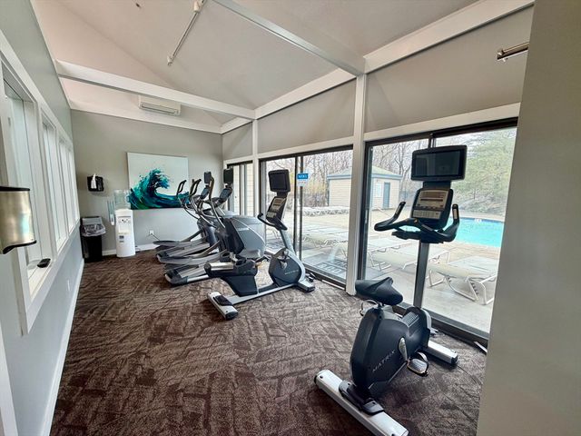 6 Old Stone Way 3, Weymouth, MA 02189