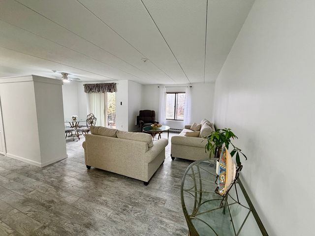 6 Old Stone Way 3, Weymouth, MA 02189