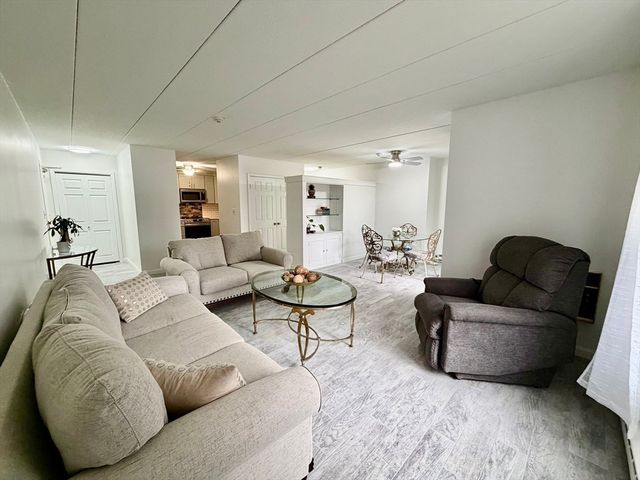 6 Old Stone Way 3, Weymouth, MA 02189