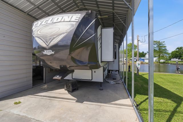 924 Highway 55, Montegut, LA 70377