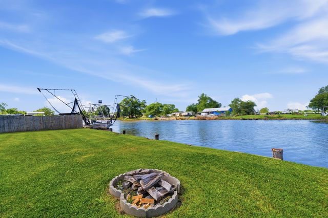 924 Highway 55, Montegut, LA 70377