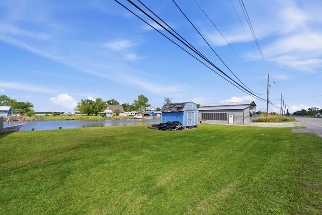 924 Highway 55, Montegut, LA 70377