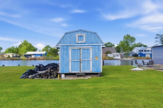 924 Highway 55, Montegut, LA 70377