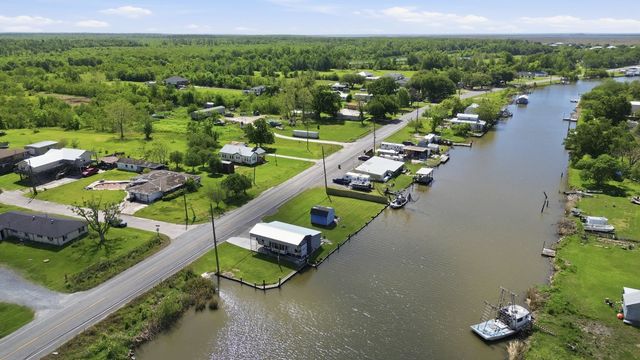 924 Highway 55, Montegut, LA 70377